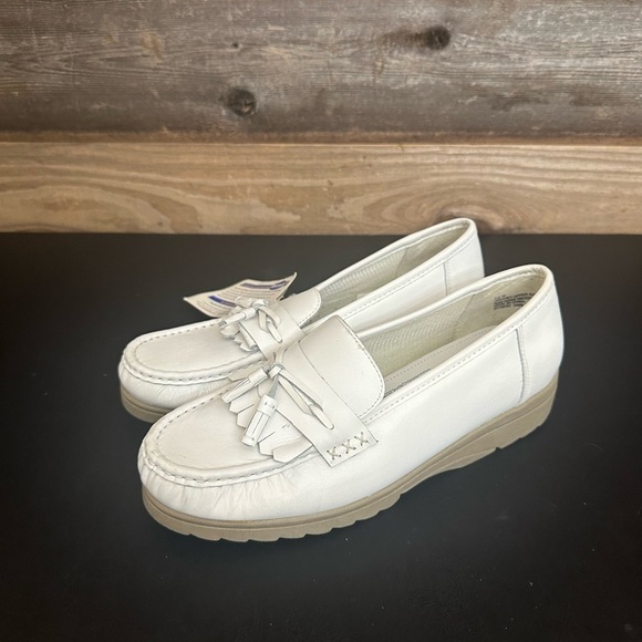 Dr. Scholl's Gel Pac Loafers White Leather Women's Slip On Tassels 8.5W READ - Picture 1 of 10